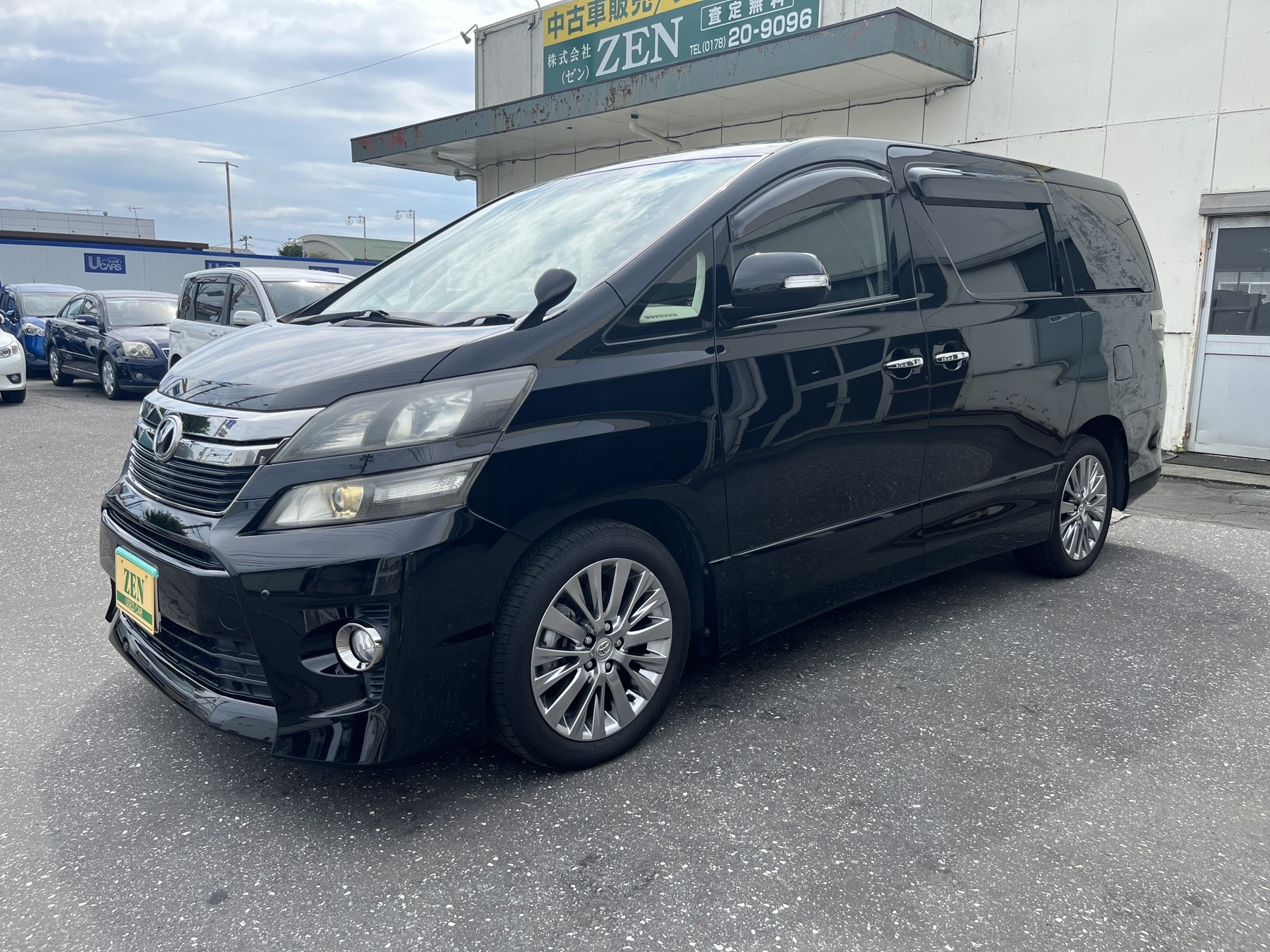 2012-toyota-vellfire