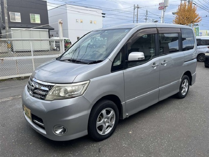 2009-nissan-serena