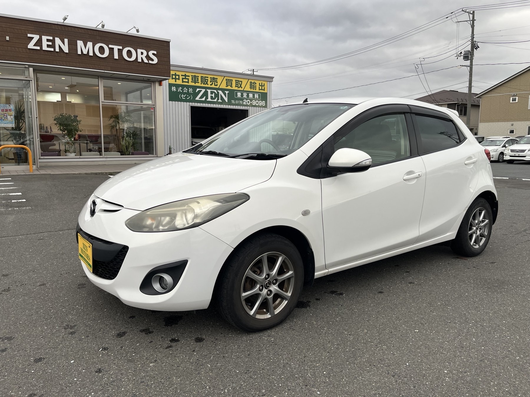 2013-mazda-demio