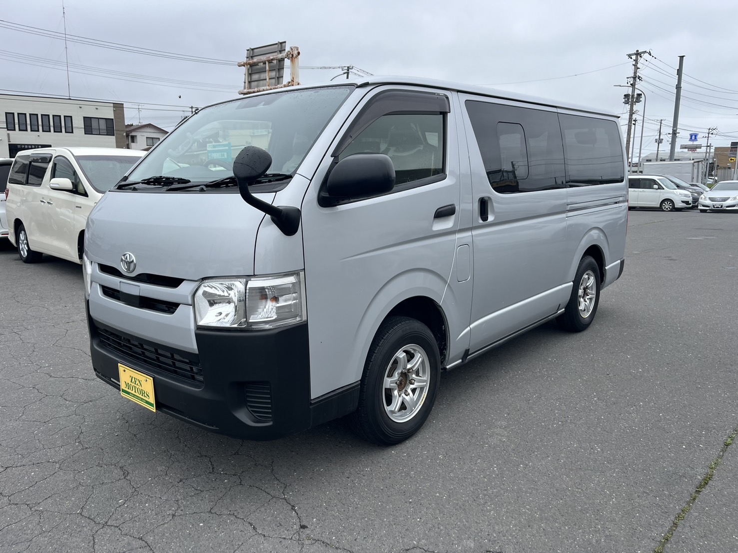 2018-toyota-hiace-van