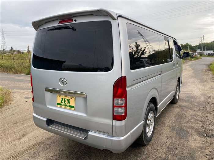 Toyota hiace best sale 2004 price