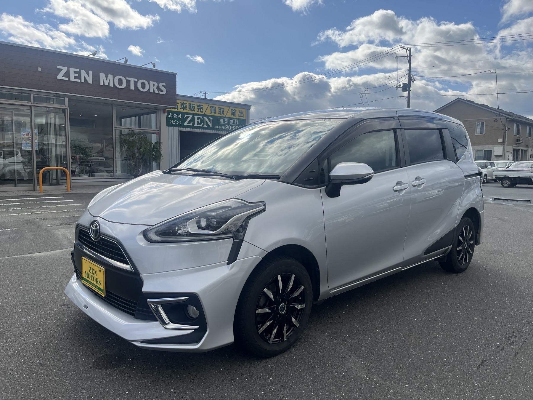 2016-toyota-sienta