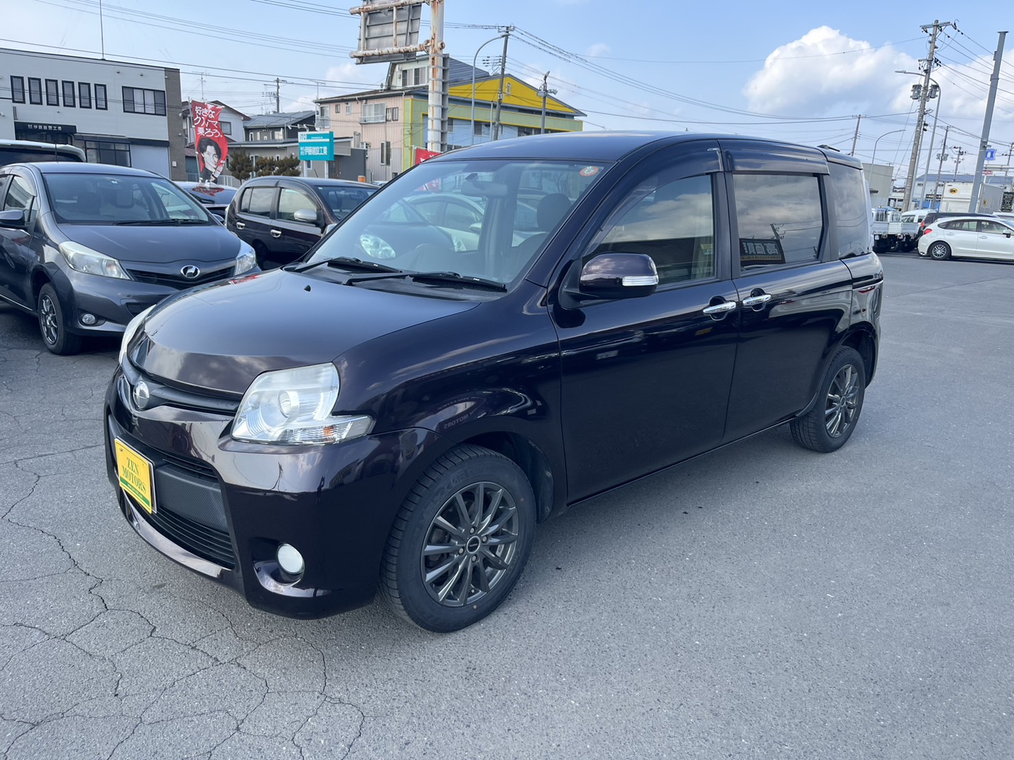 2014-toyota-sienta