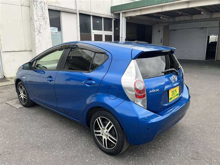 Used 2012 Toyota AQUA for sale - Zen Co. Ltd.