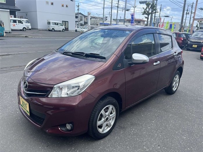 2012-toyota-vitz