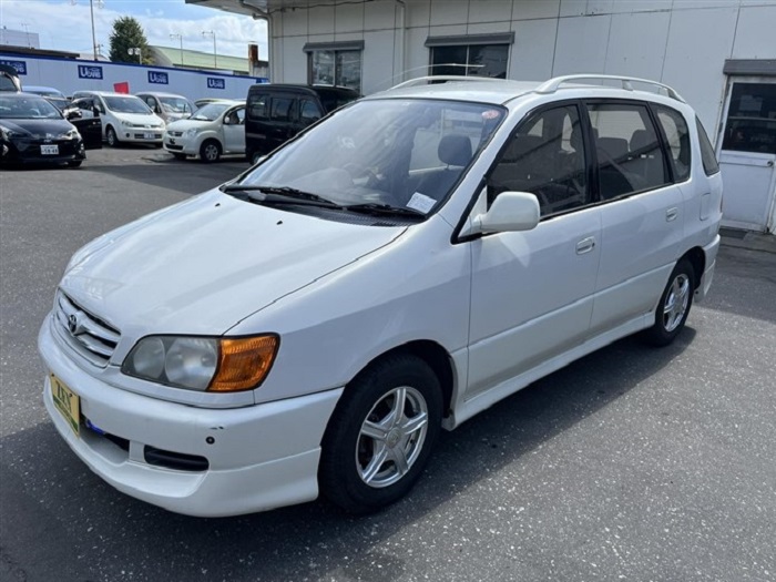 Used 1998 Toyota Ipsum for sale - Zen Co. Ltd.
