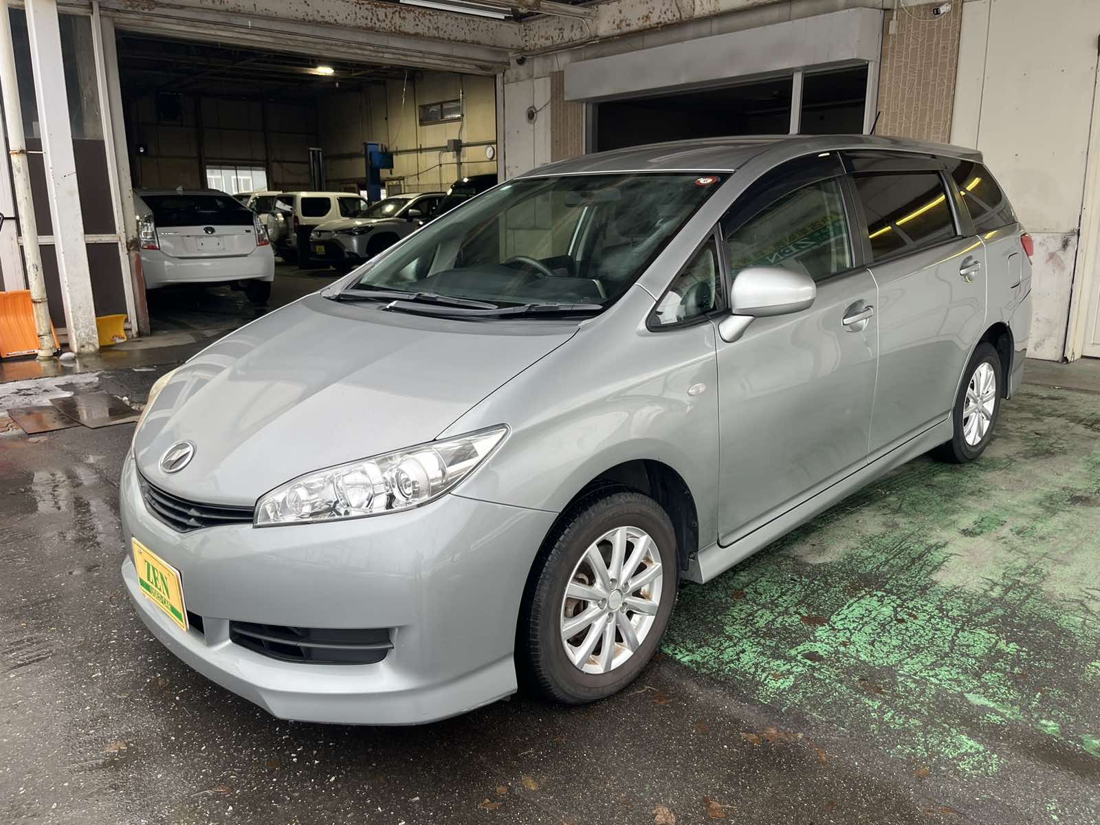 2010-toyota-wish