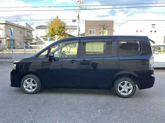 Used 2008 Toyota Voxy for sale - Zen Co. Ltd.