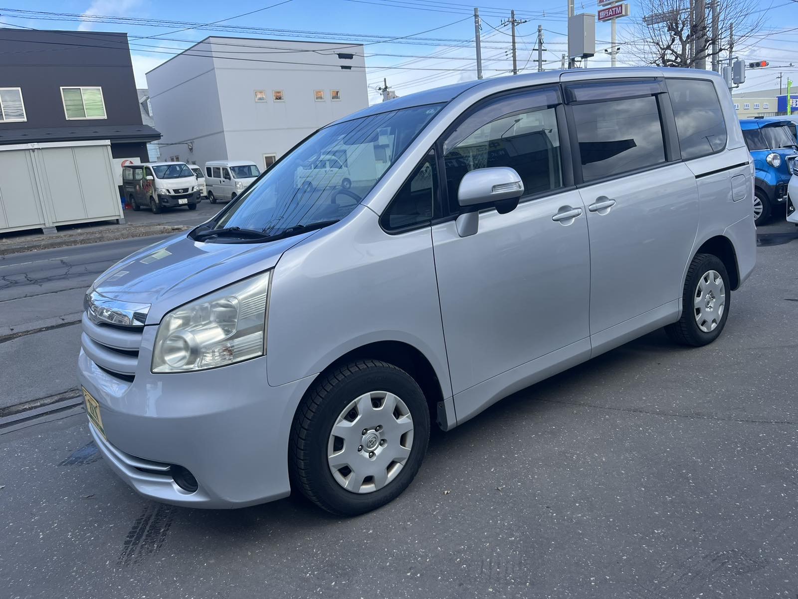 2008-toyota-noah