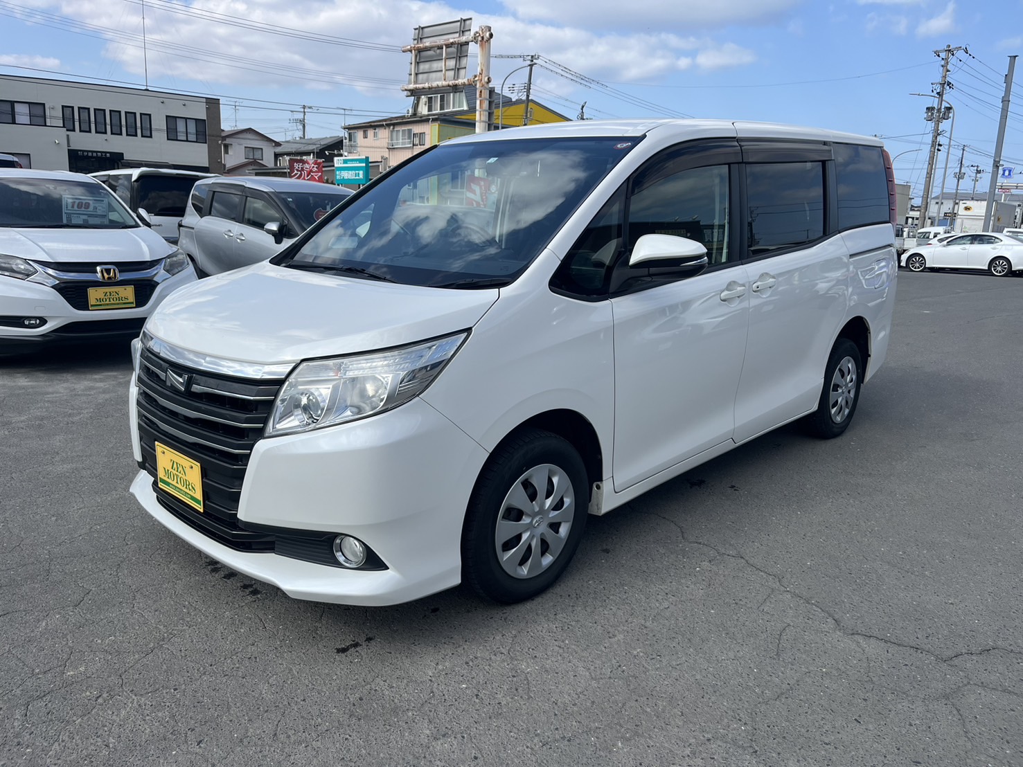 2014-toyota-noah